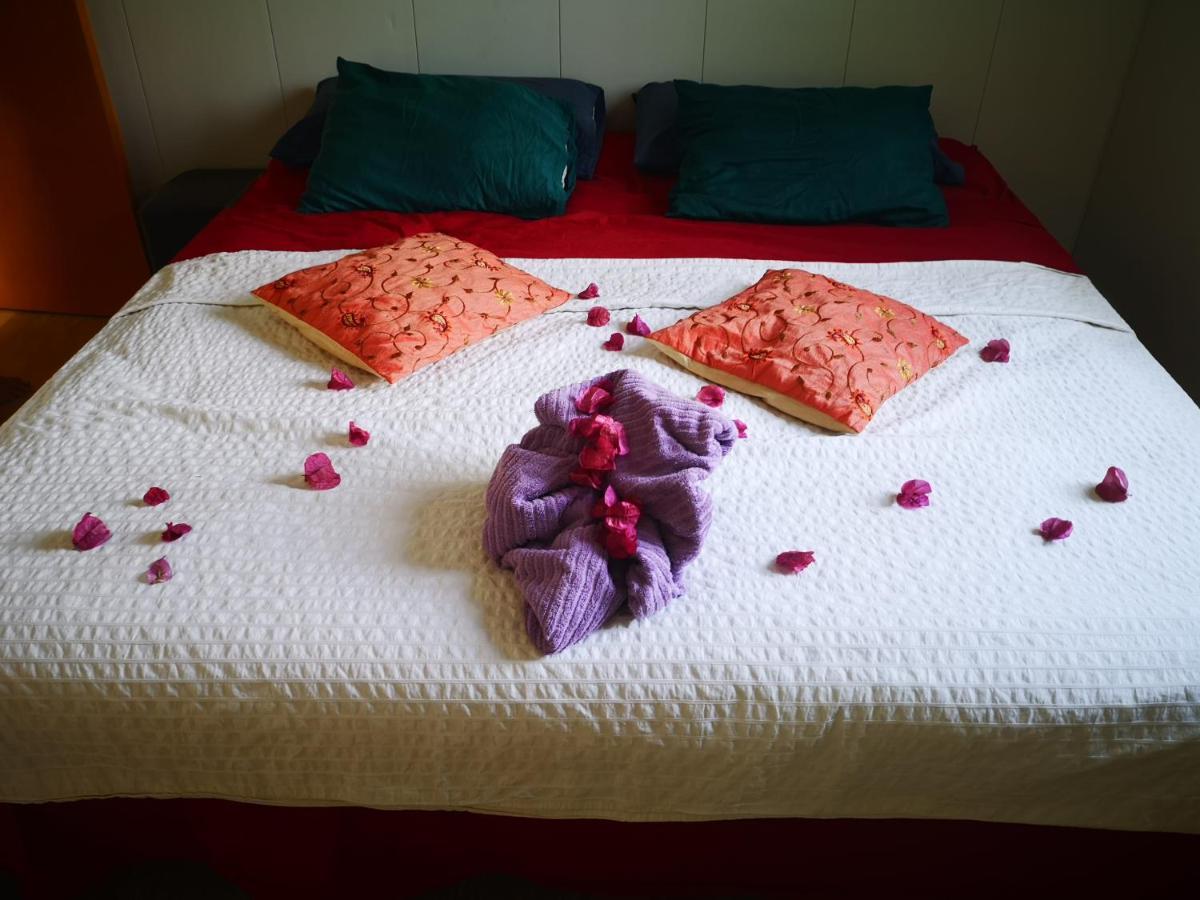 ماسبالوماس Yumbo Room المظهر الخارجي الصورة