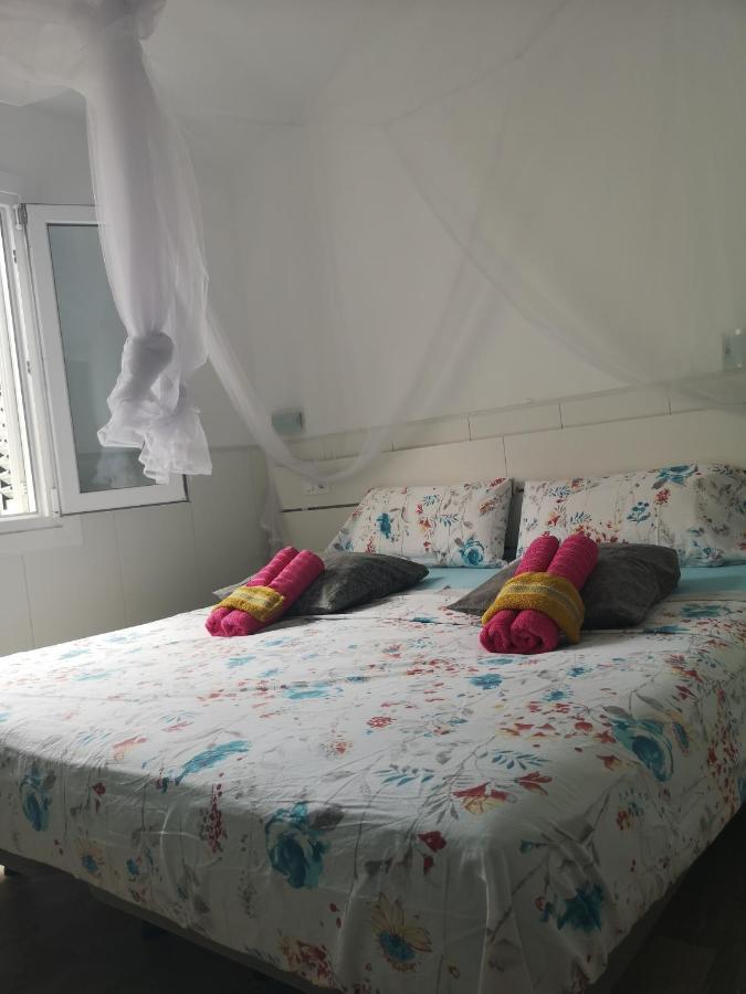 ماسبالوماس Yumbo Room المظهر الخارجي الصورة